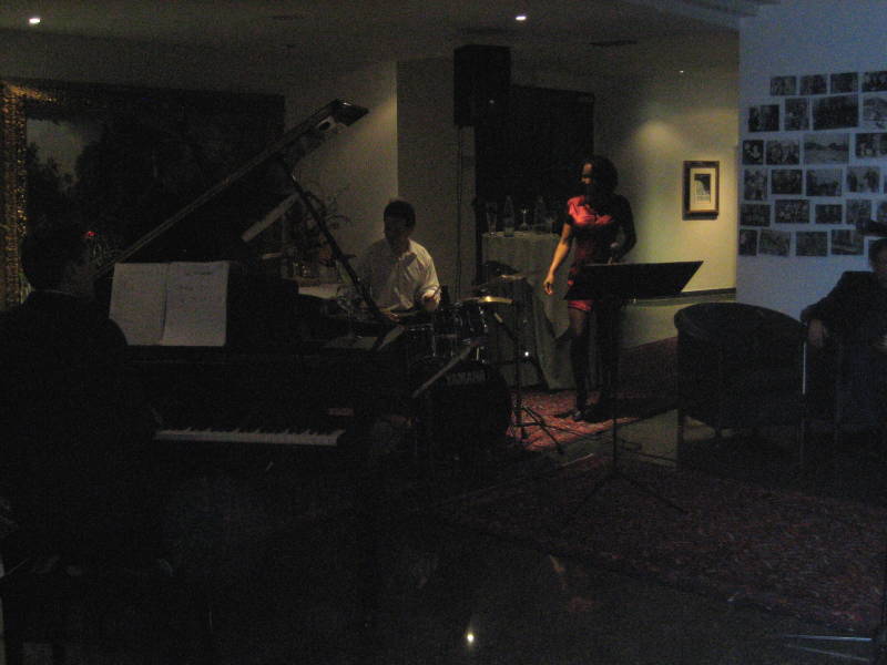 Jazz lounge at the hotel bar of Herzogspark Hotel in Herzogenaurach, Germany. Willetta Carson 4tet plays lively and entertaining soul, blues and classic jazz.