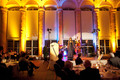 Jazz im Schloss Seehof nahe Bamberg, Deutschland, einige hundert Gäste einer internationalen Konferenz besuchten das Abendprogramm mit exquisitem Catering und feinster Musikdarbietung mit Willetta Carson & Quartet, die ein rundum-sorglos Paket mit Sound, Licht und Show in der 300 m² Orangerie-Halle bot, 22.09.2010.